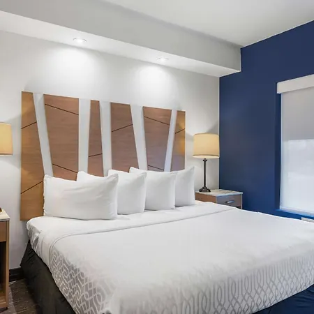Best Western Plus Westgate Inn And Suites Leland Exterior photo