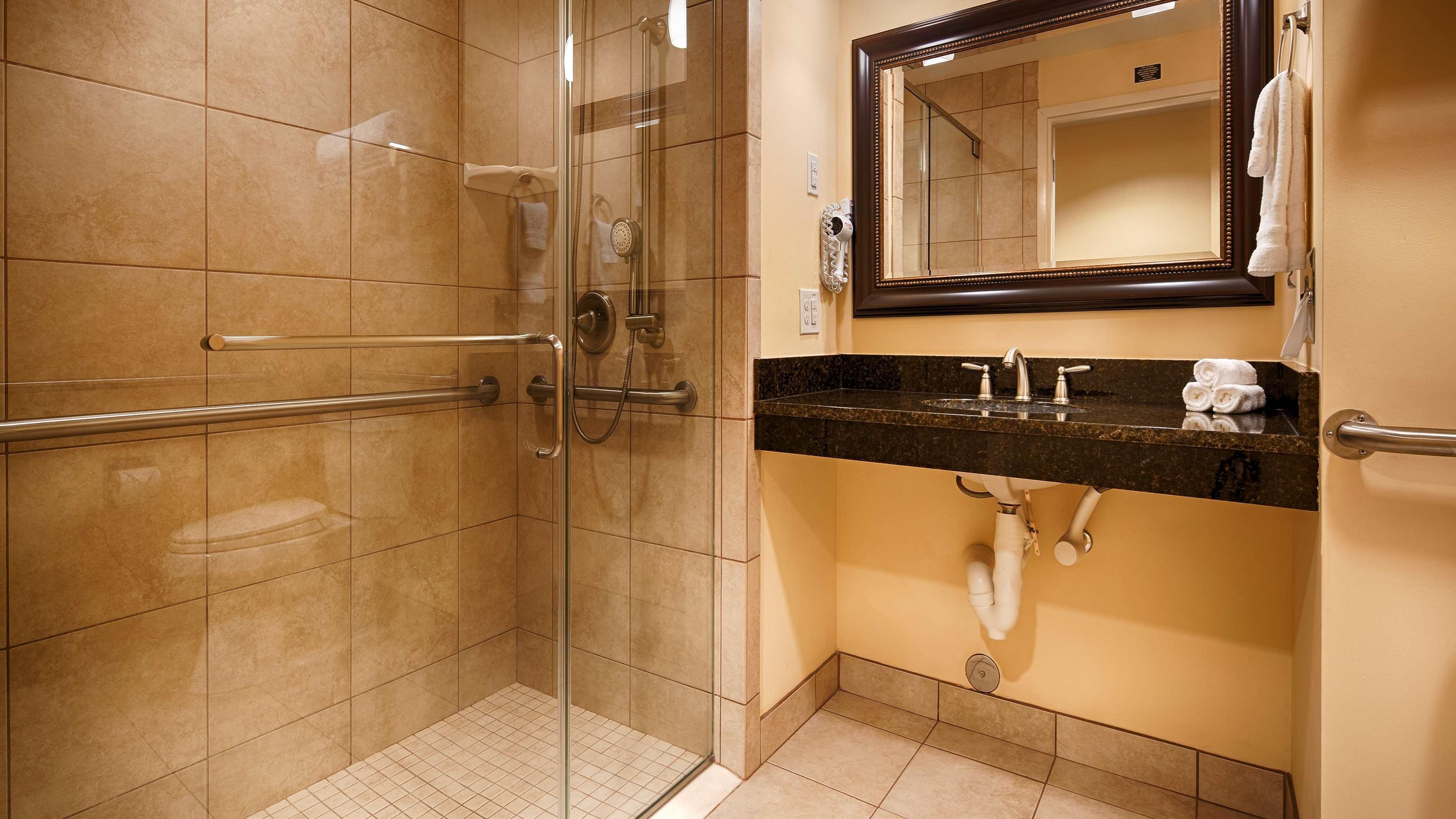 Western Westgate And Hotel 4*