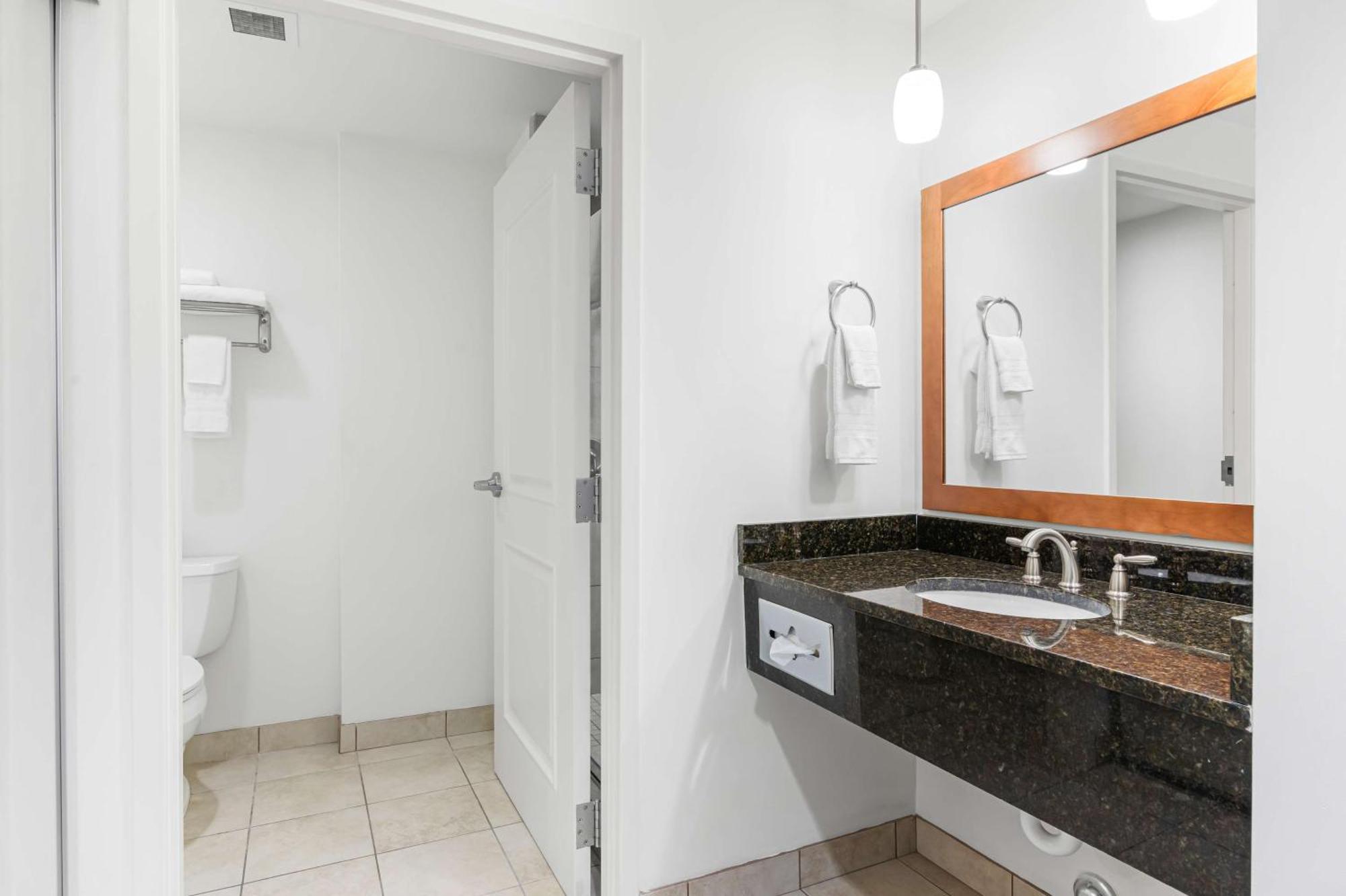 Hotel Western Westgate And 4*