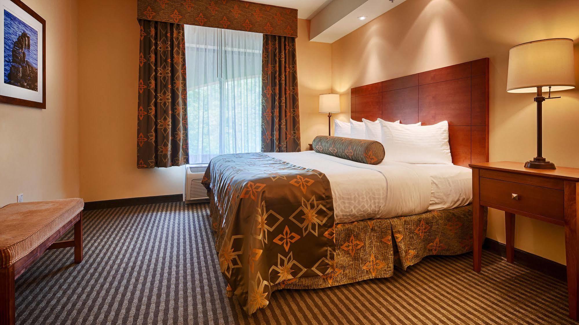 Western Westgate And Hotel 4*