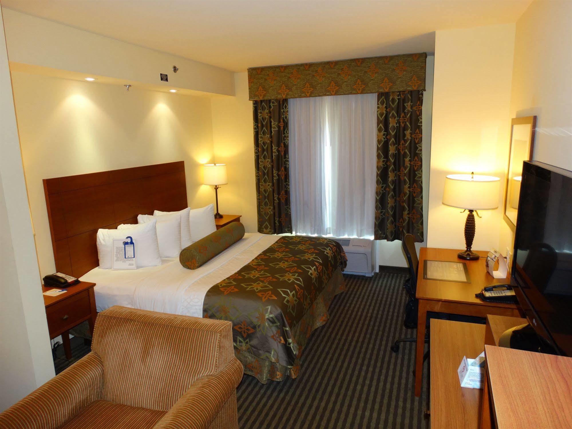 Western Westgate And Hotel 4*